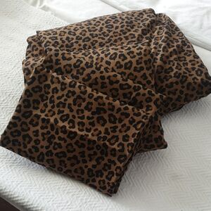 Mainstays Leopard Print King Sheet set with pillow cases - Brown and Black